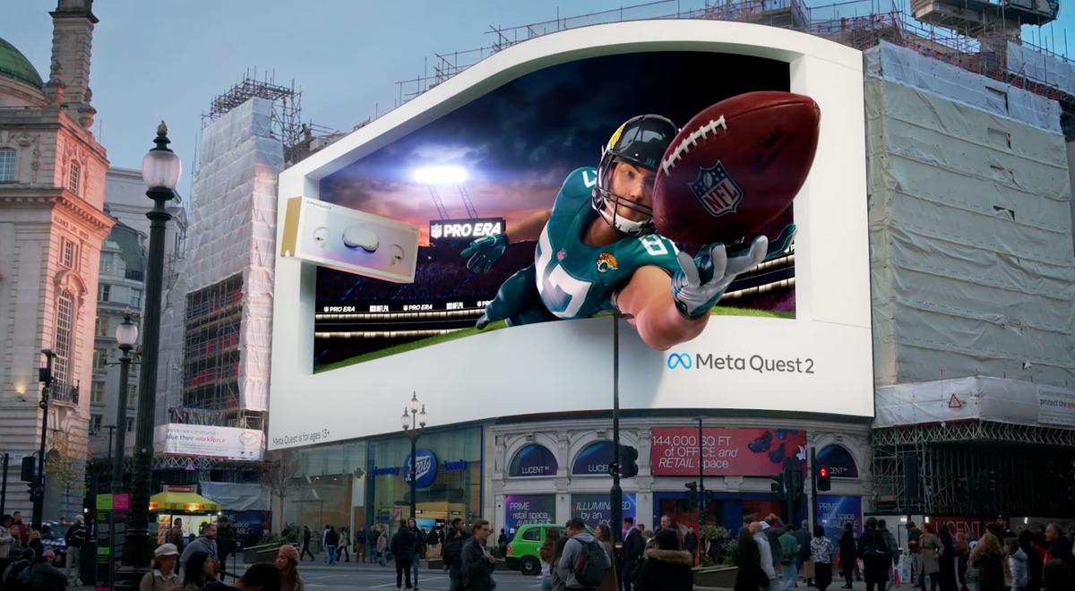 Meta's Piccadilly Circus 3D billboard takeover!
